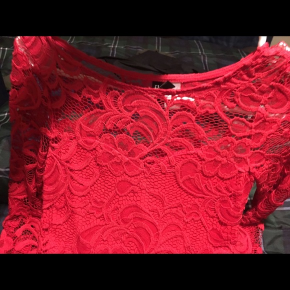 Lace dress - Picture 3 of 4